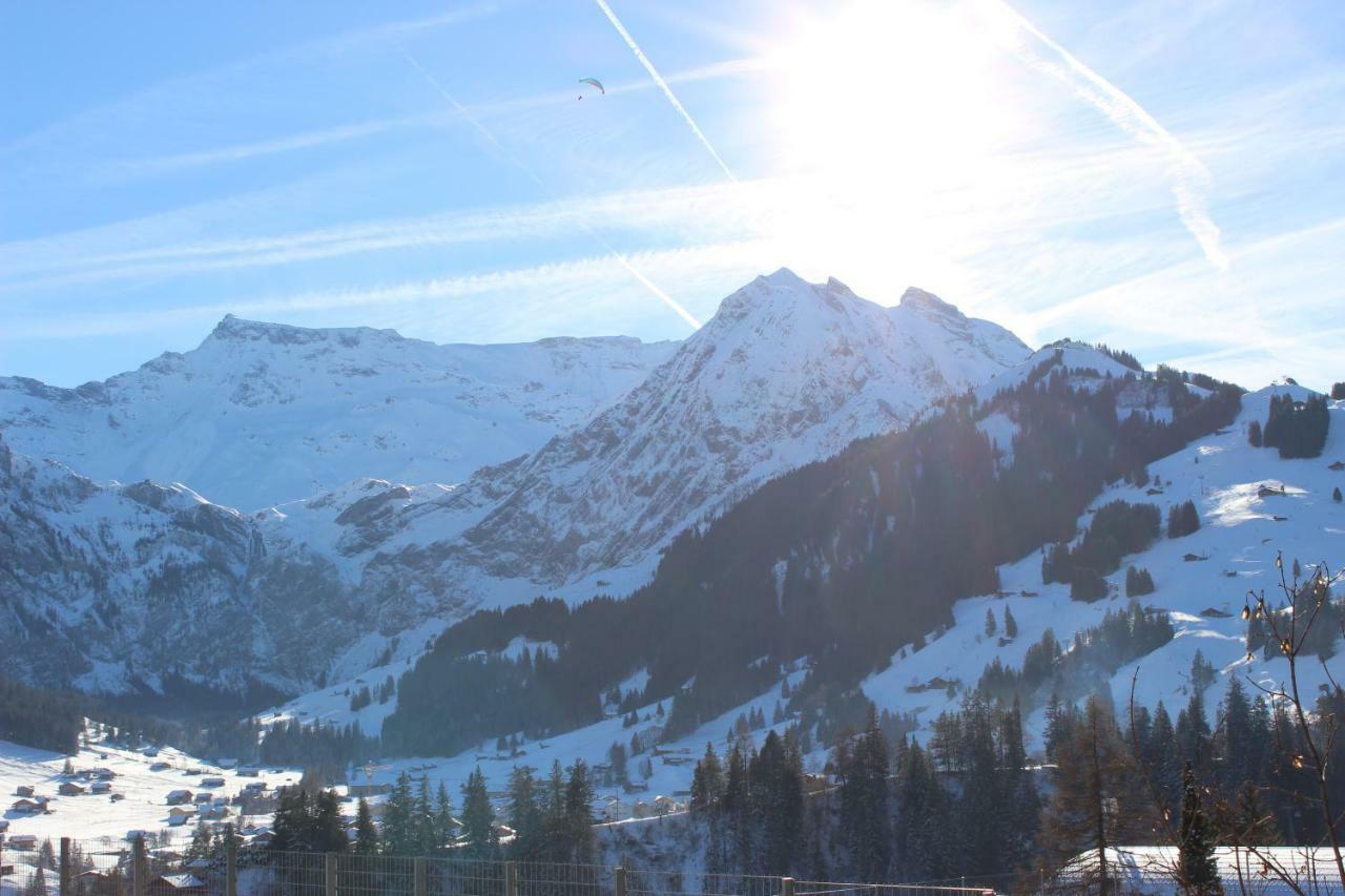 Sonnige, grosszügige Einzimmerwohnung im Zentrum Adelboden Exterior foto